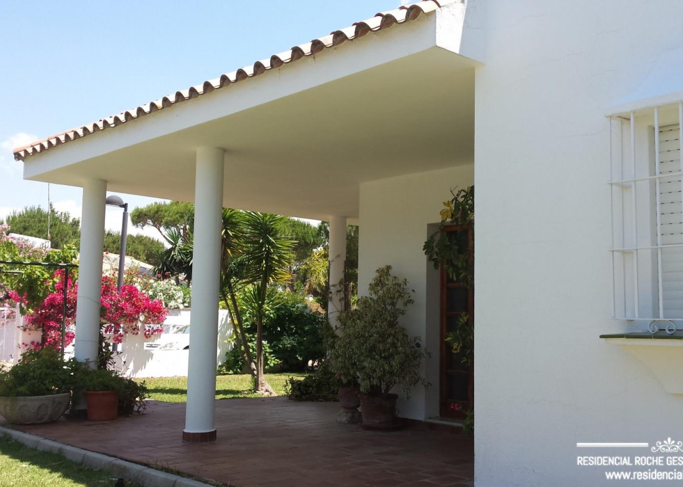 R135 &mdash; CHALET TENIS 3