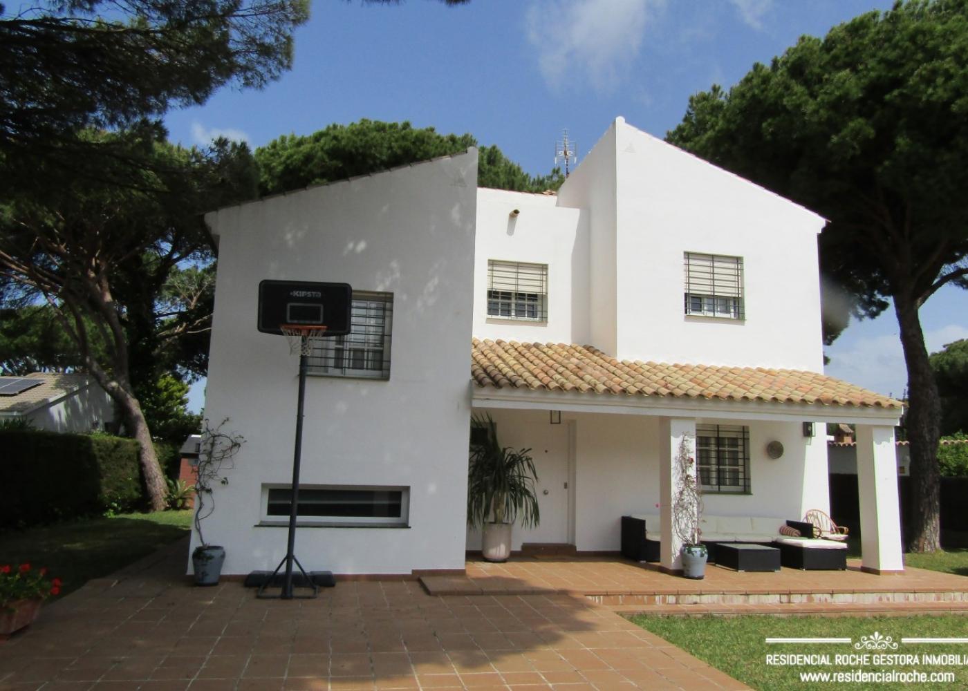 R331 &mdash; CASA LUXEMBURGO