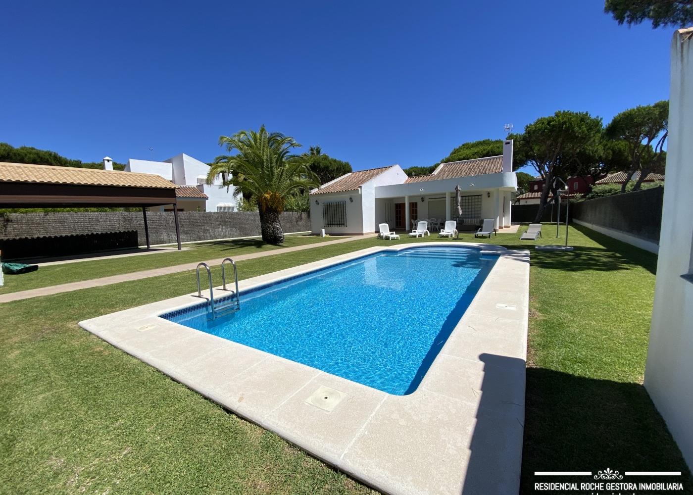 R137 &mdash; VILLA CHIQUITÍN